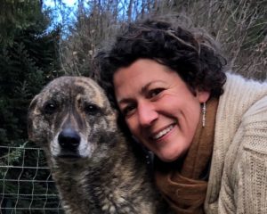 Hundeverhaltenstherapeutin Melanie Müller Quine mit Leithund Kira
